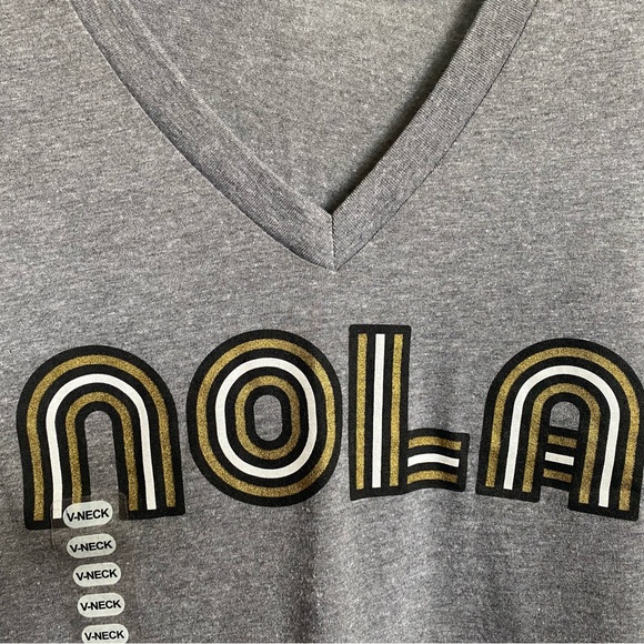 Fleurty Girl NOLA Tshirt - SIZE L - Picture 2 of 2